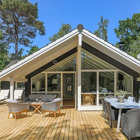 Holiday home Beautiful In Nexo With Kitchen
